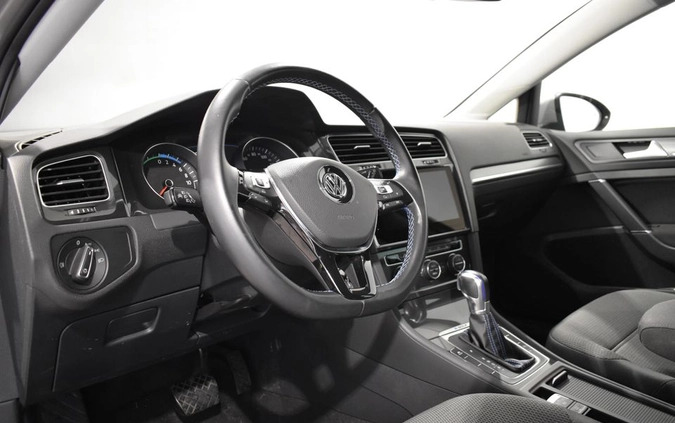 Volkswagen Golf cena 56000 przebieg: 93000, rok produkcji 2018 z Ostrołęka małe 211